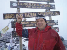 Au sommet du Kilimanjaro pour la 3e fois, un exploit !