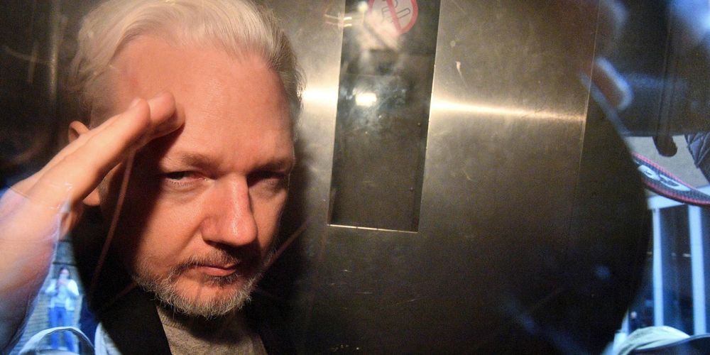 La Suède abandonne les poursuites pour viol contre Julian Assange
